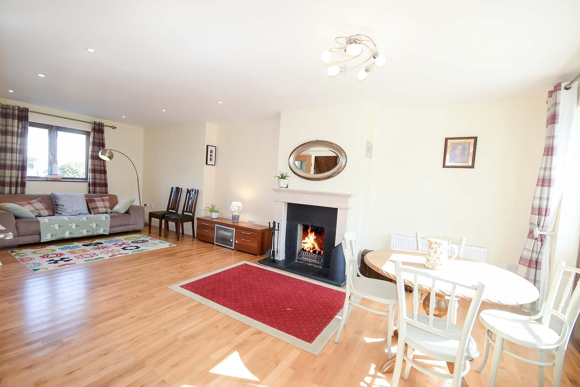09 living dining area