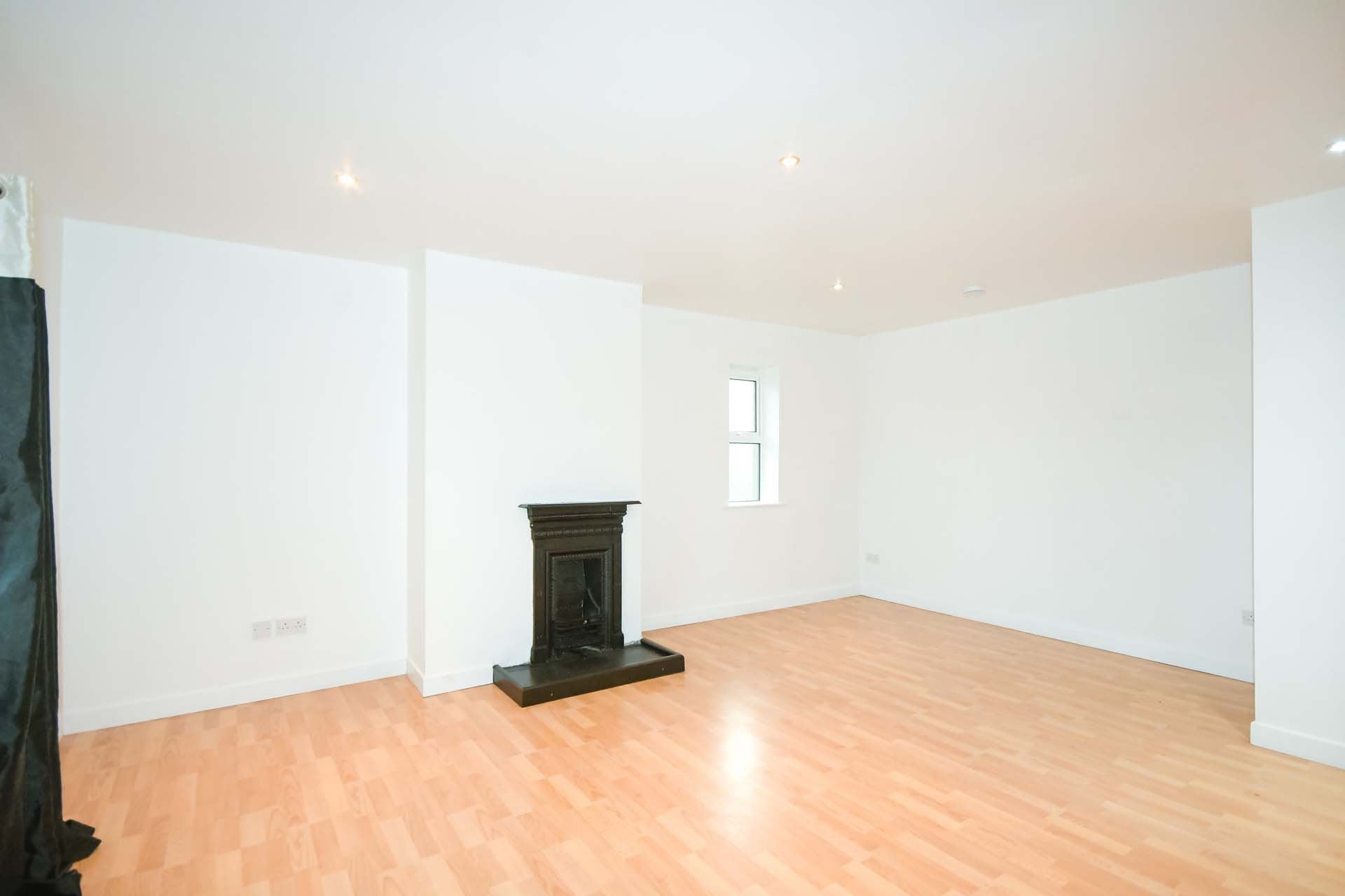 06 living dining area